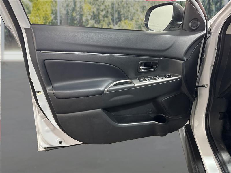 Mitsubishi Outlander Sport 2.0 ES 4WD 2024