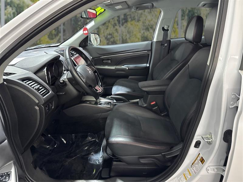 Mitsubishi Outlander Sport 2.0 ES 4WD 2024