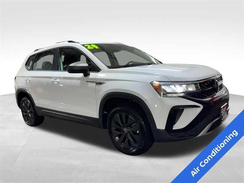 Volkswagen Taos S 2024