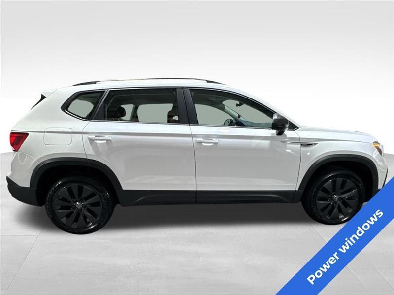 Volkswagen Taos S 2024