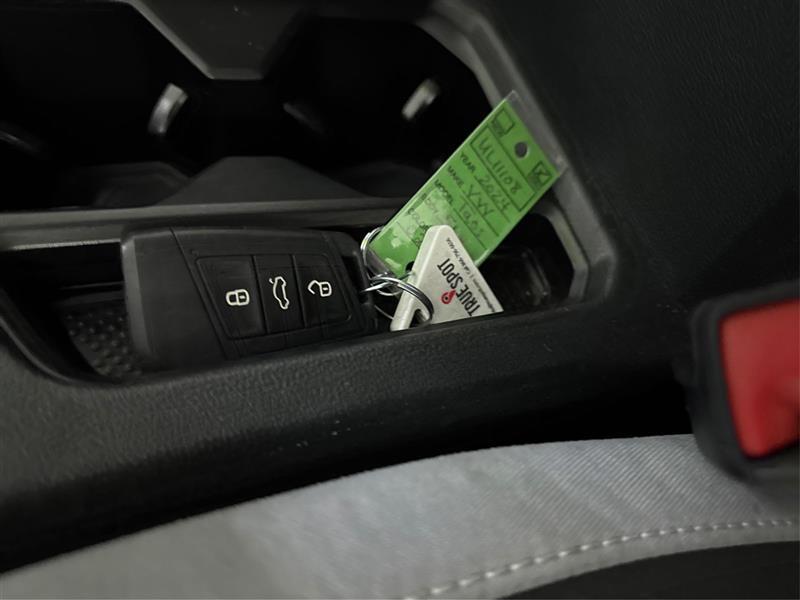 Volkswagen Taos S 2024