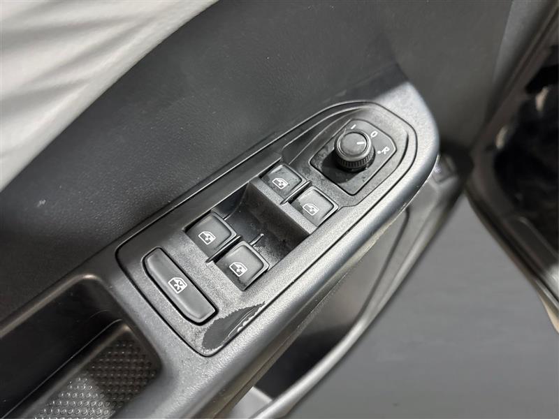 Volkswagen Taos S 2024