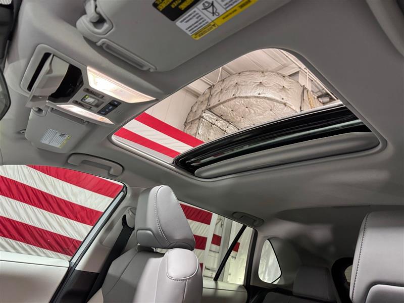 Toyota RAV4 Hybrid XLE Premium 2022