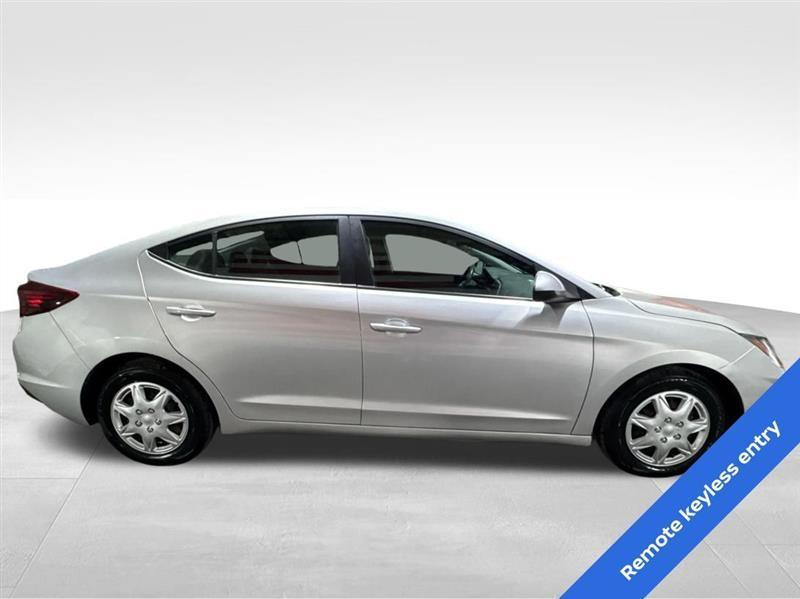 Hyundai Elantra SE 6M 2020