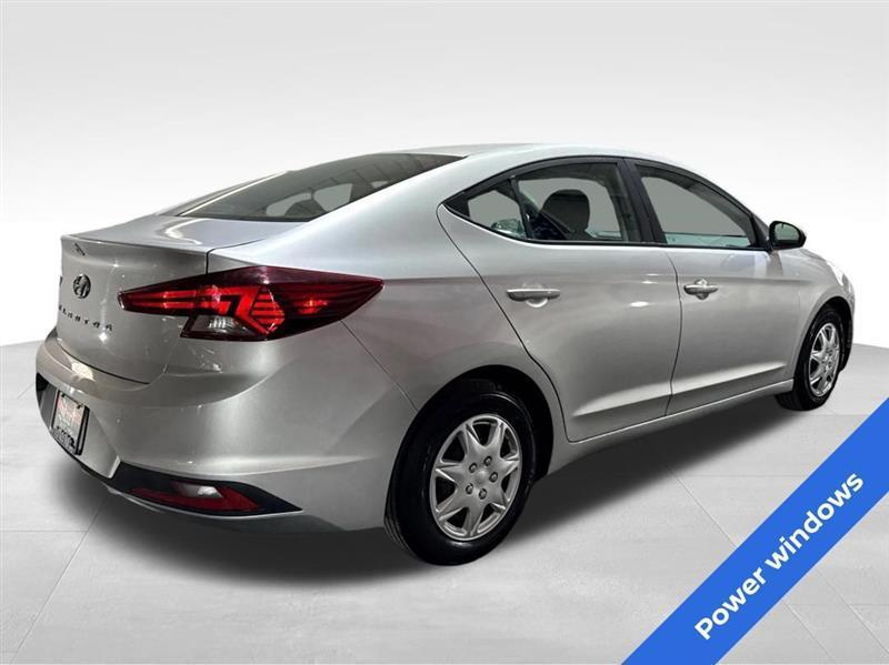 Hyundai Elantra SE 6M 2020