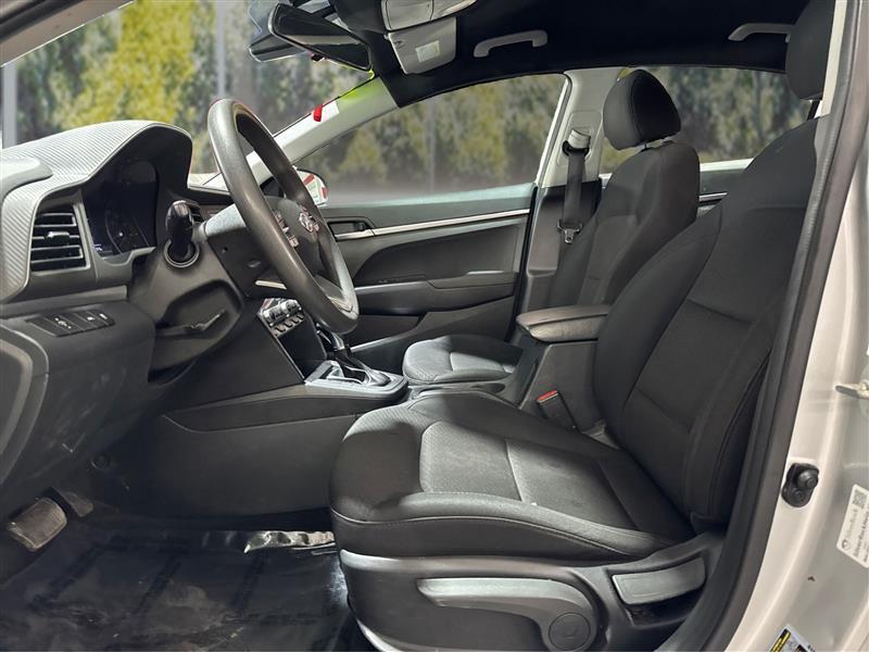 Hyundai Elantra SE 6M 2020