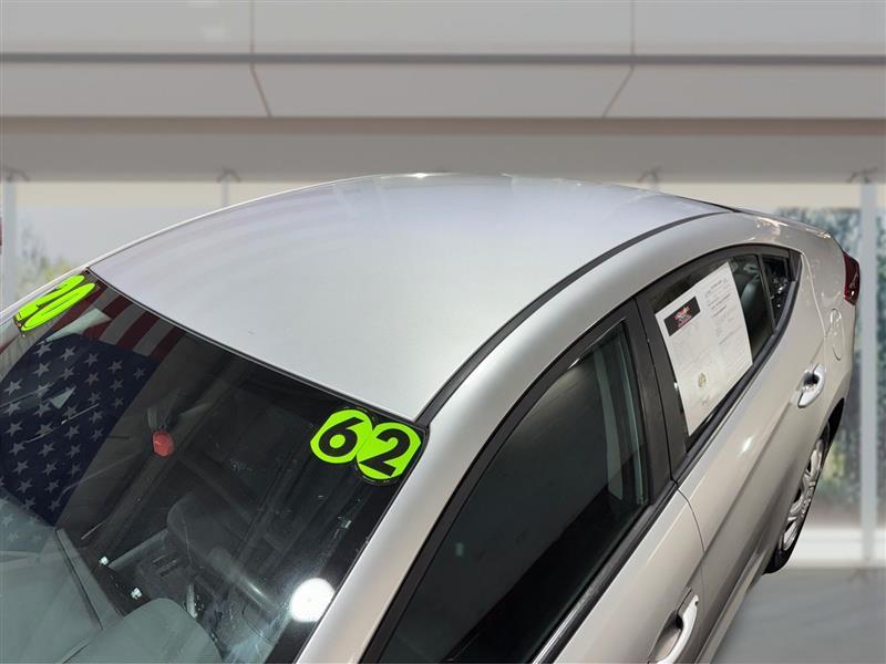 Hyundai Elantra SE 6M 2020