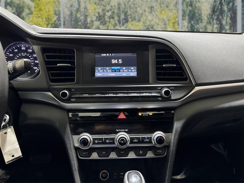 Hyundai Elantra SE 6M 2020