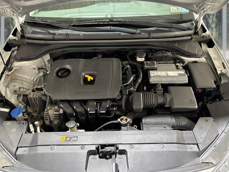 Hyundai Elantra SE 6M 2020