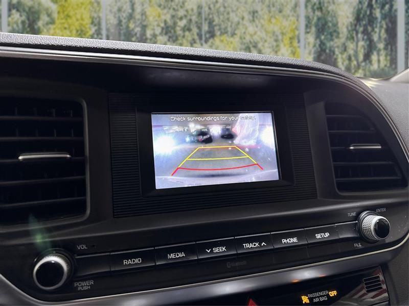 Hyundai Elantra SE 6M 2020