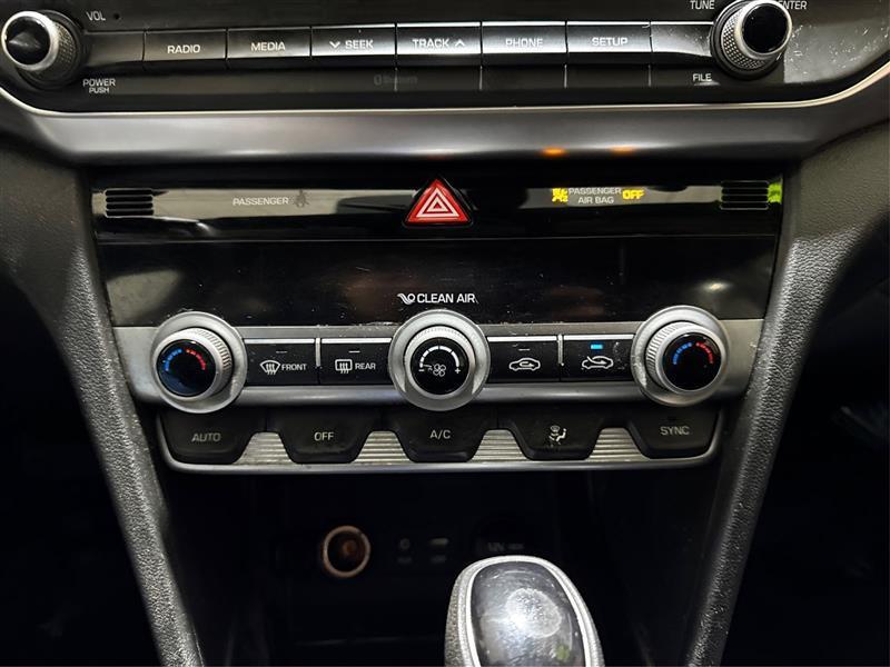 Hyundai Elantra SE 6M 2020