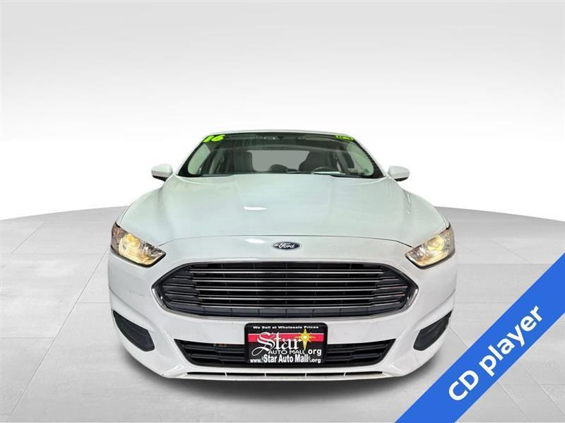 Ford Fusion S 2016