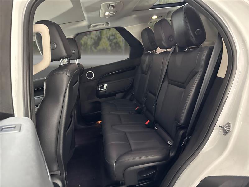 Land Rover Discovery SE 2019