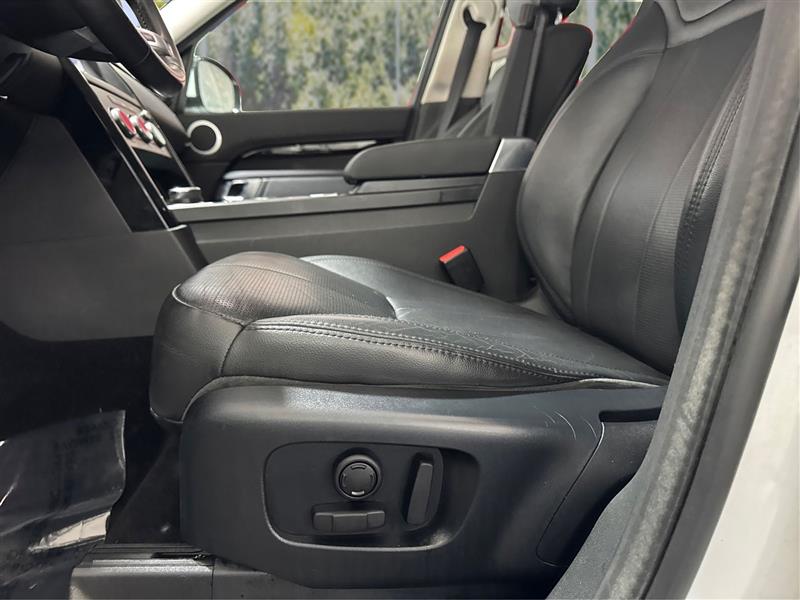 Land Rover Discovery SE 2019