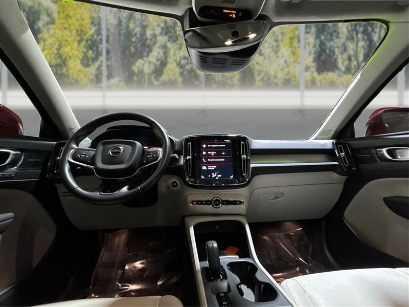 Volvo XC40 T5 Momentum AWD 2021