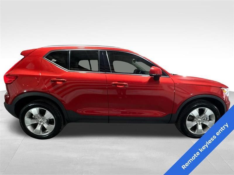 Volvo XC40 T5 Momentum AWD 2021