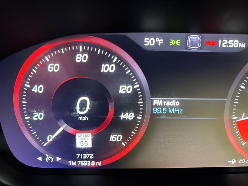 Volvo XC40 T5 Momentum AWD 2021