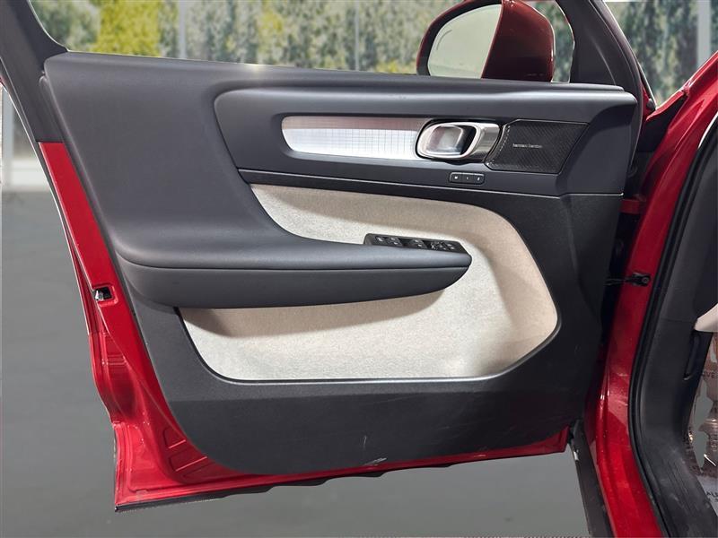 Volvo XC40 T5 Momentum AWD 2021