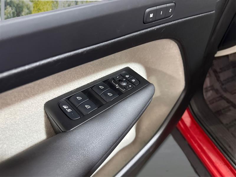 Volvo XC40 T5 Momentum AWD 2021