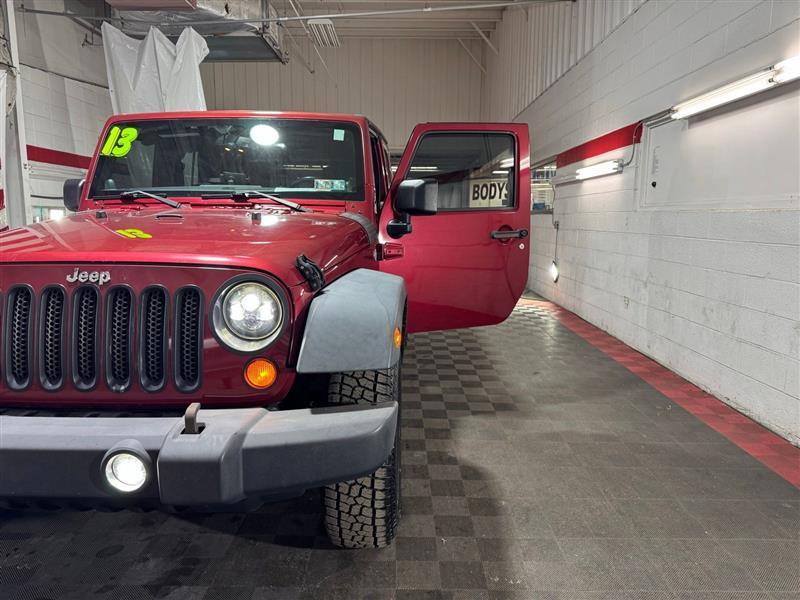 Jeep Wrangler Unlimited Sport 4WD 2013