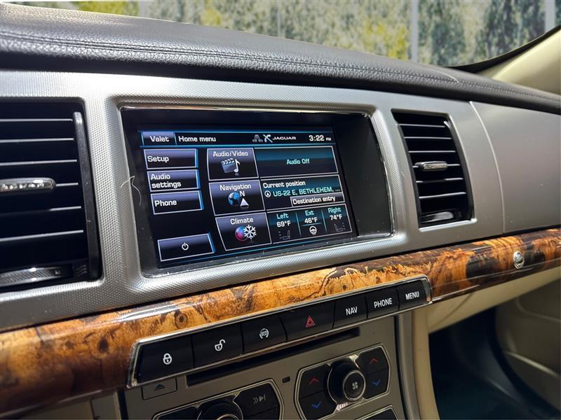 Jaguar XF-Series XF 3.0L V6 SC AWD 2014