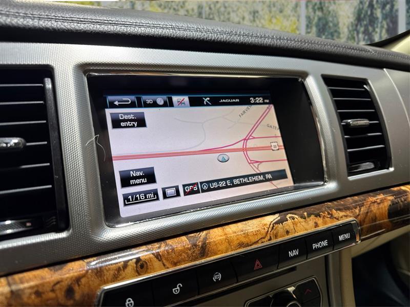 Jaguar XF-Series XF 3.0L V6 SC AWD 2014