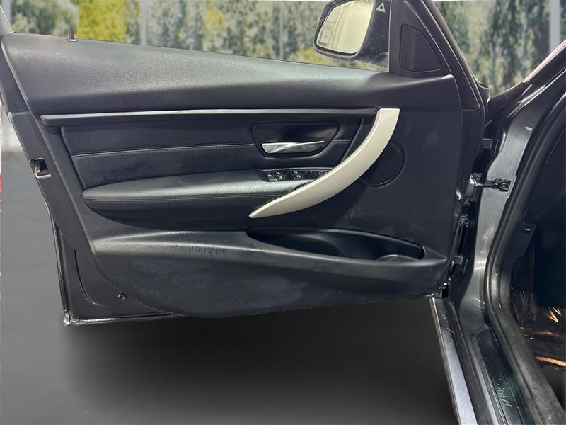 BMW 3-Series 320i xDrive Sedan 2018