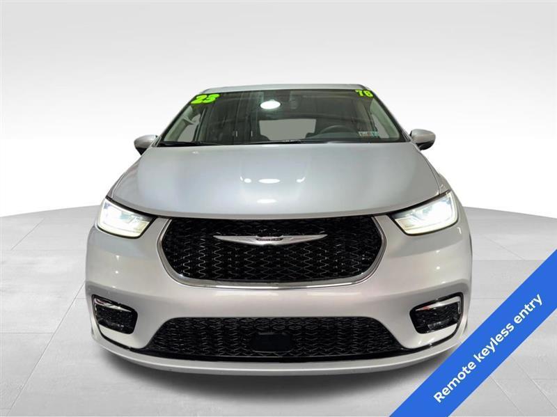 Chrysler Pacifica Touring L 2023