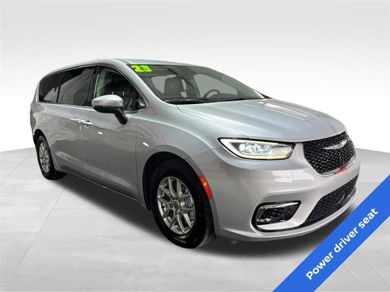 Chrysler Pacifica Touring L 2023