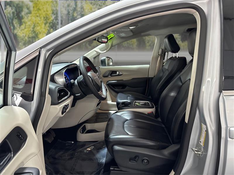 Chrysler Pacifica Touring L 2023