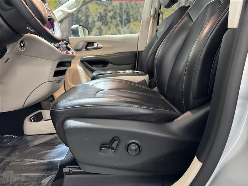 Chrysler Pacifica Touring L 2023