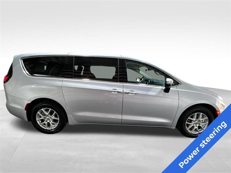 Chrysler Pacifica Touring L 2023