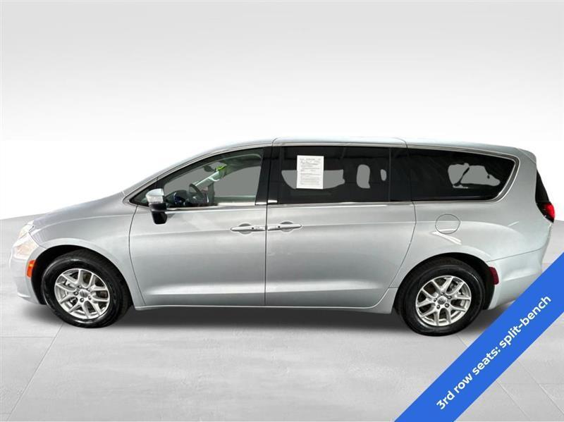 Chrysler Pacifica Touring L 2023