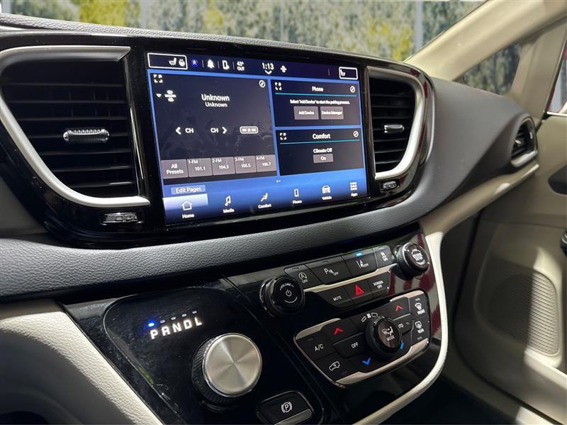 Chrysler Pacifica Touring L 2023