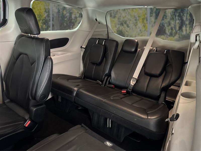 Chrysler Pacifica Touring L 2023