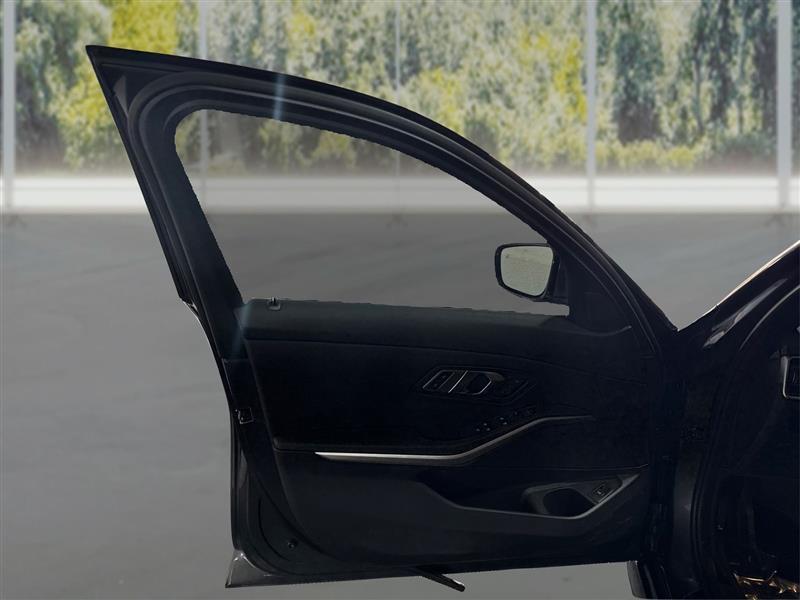 BMW 3-Series 330i xDrive 2019