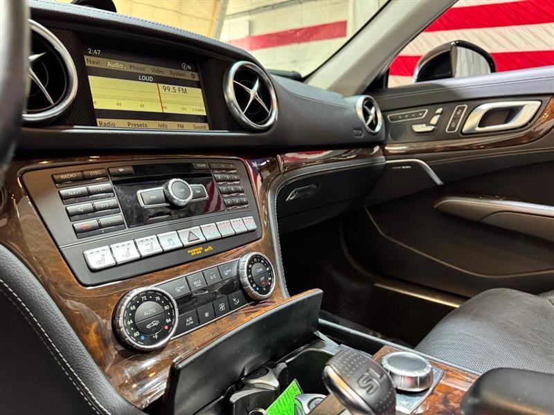 Mercedes-Benz SL-Class SL550R 2013