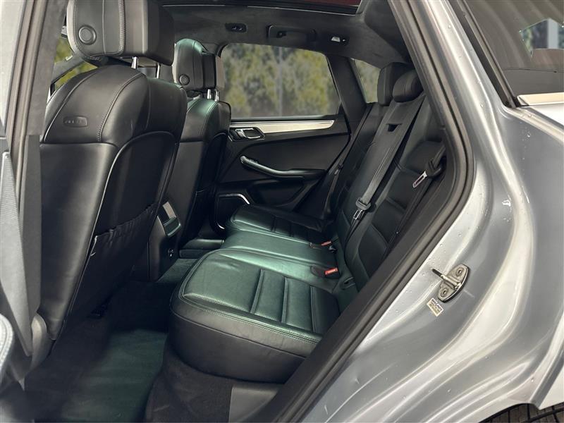 Porsche Macan Turbo 2015