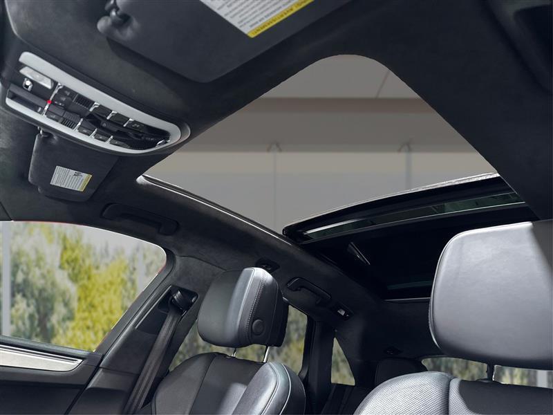 Porsche Macan Turbo 2015