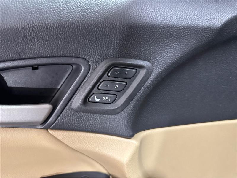 Honda Accord EX-L V6 Sedan AT 2012