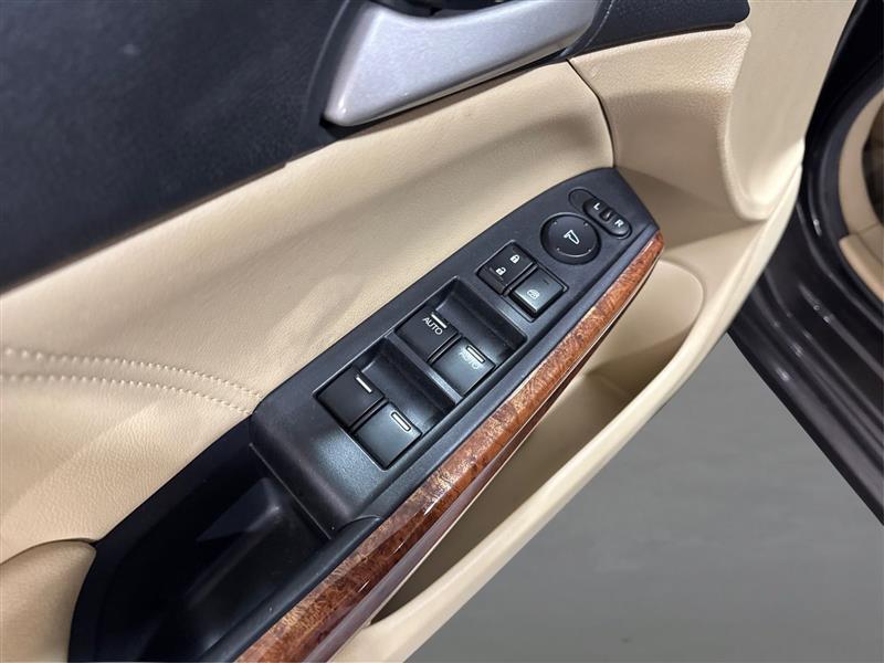 Honda Accord EX-L V6 Sedan AT 2012