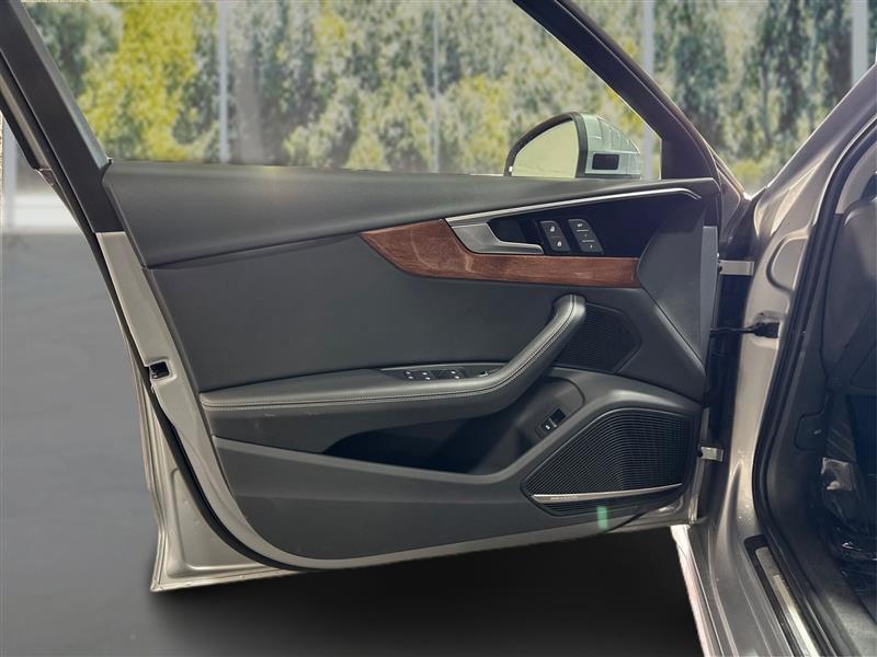 Audi A4 Premium Plus 40 TFSI quattro 2021