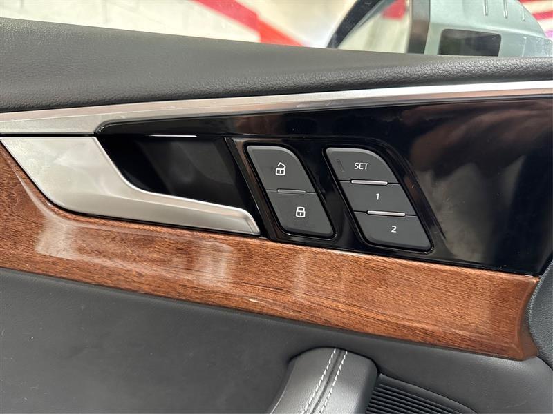 Audi A4 Premium Plus 40 TFSI quattro 2021