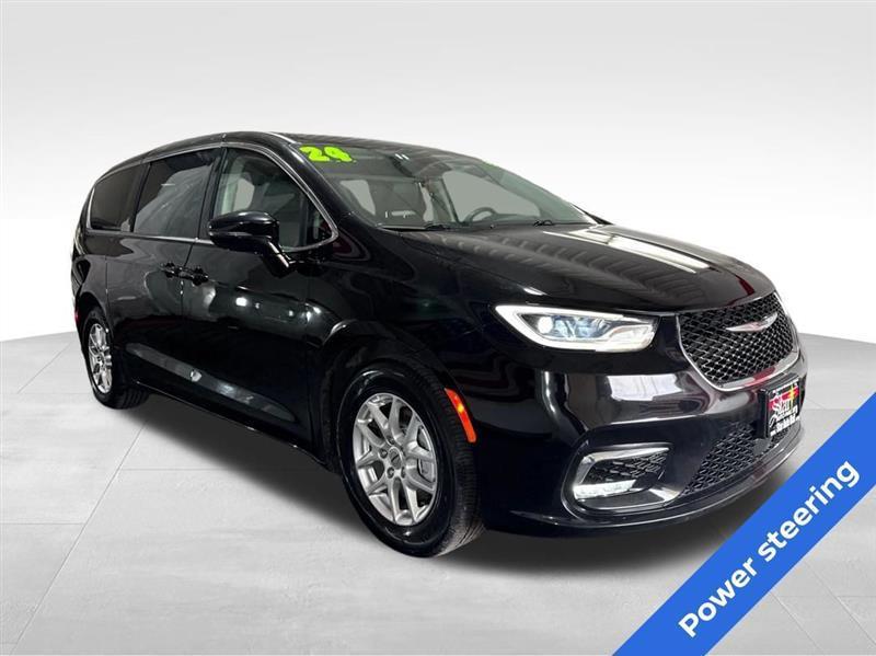 Chrysler Pacifica Touring L 2024