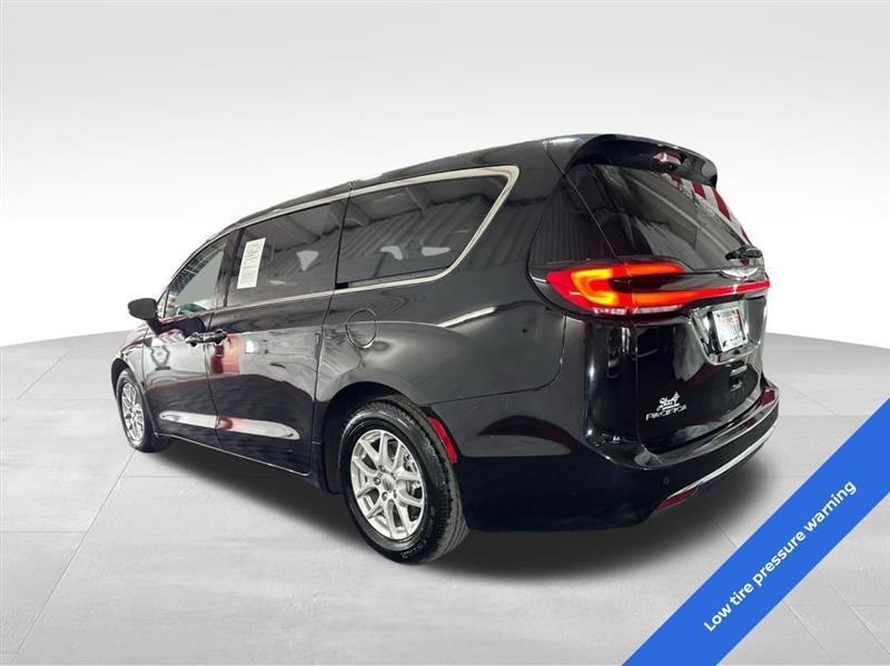 Chrysler Pacifica Touring L 2024