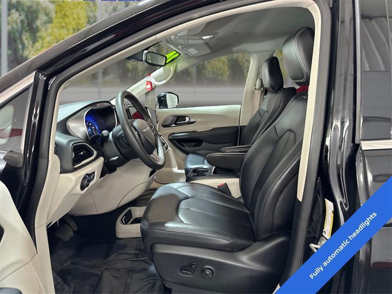 Chrysler Pacifica Touring L 2024