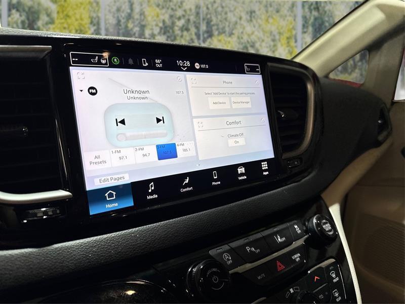 Chrysler Pacifica Touring L 2024