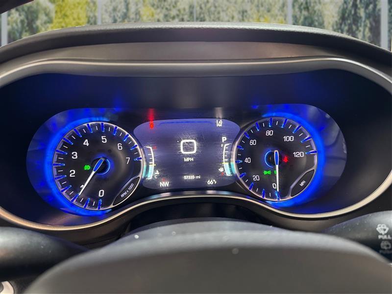 Chrysler Pacifica Touring L 2024