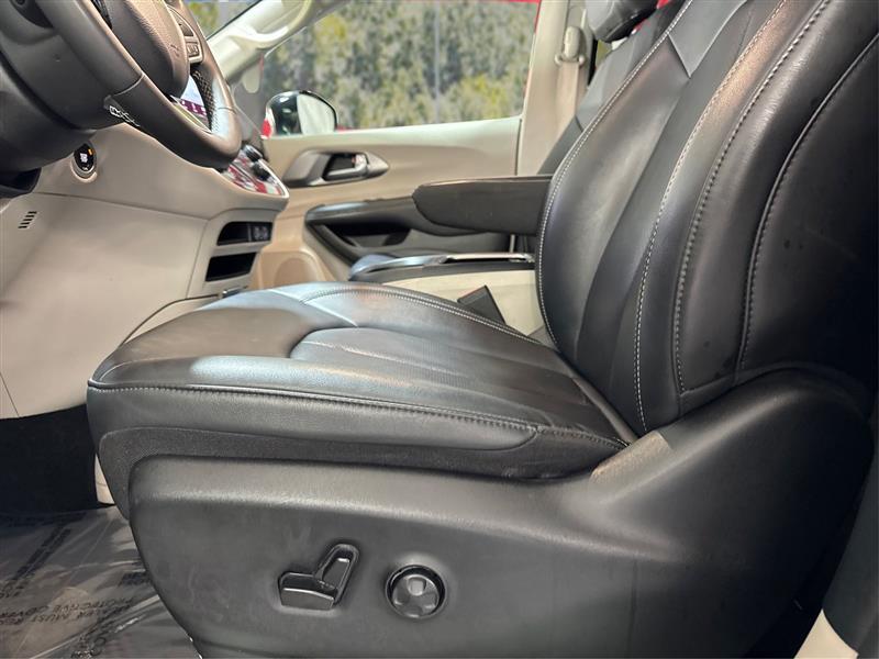 Chrysler Pacifica Touring L 2024