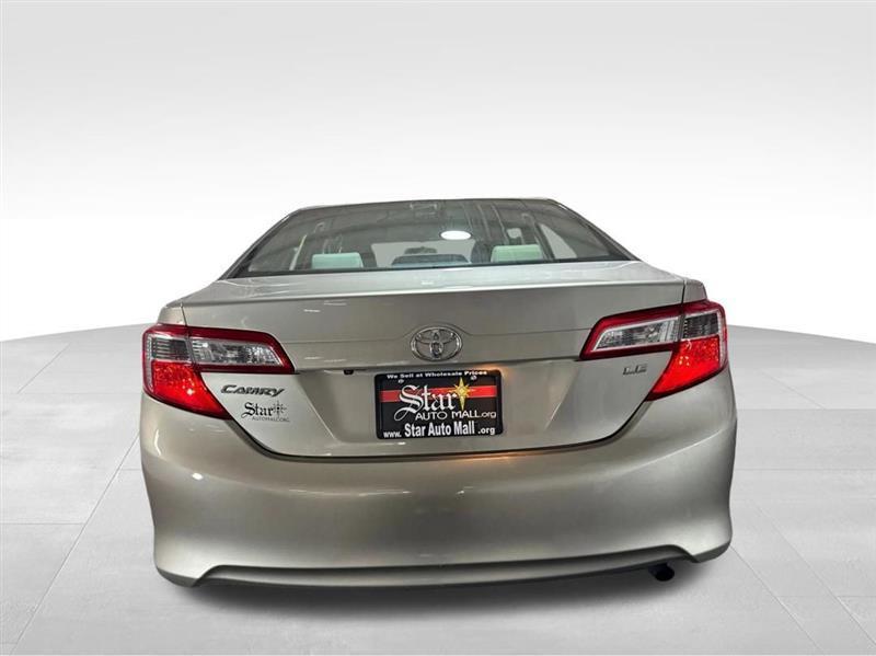 Toyota Camry LE 2014